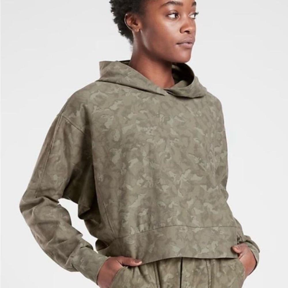 Athleta Olive Green Farallon Hoodie size M - excellent condition